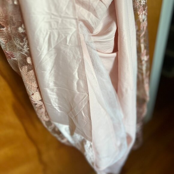 NWT! Blush-Colored Asymmetrical Formal Gown // Eliza J. Women's Size 14 - Picture 4 of 6